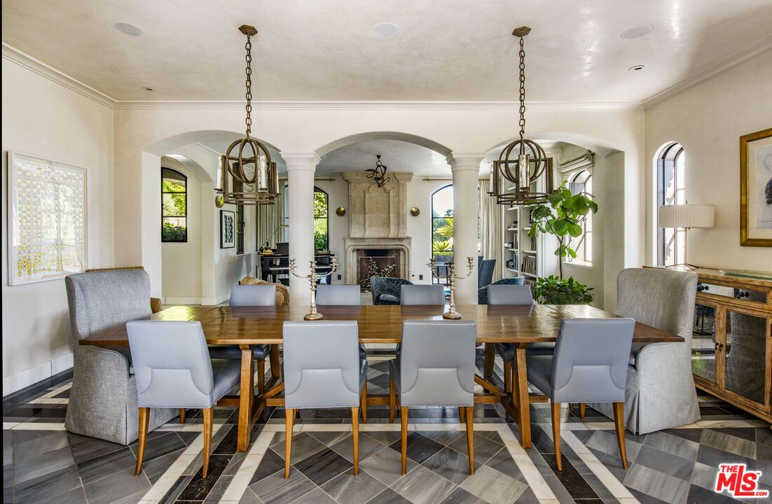 Dining room, Fireplace, Interior, Pendant Lights, Recessed Lighting