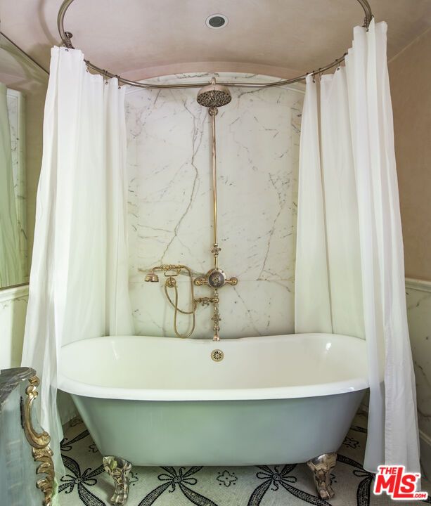 Bathroom, Free Standing Baths, Interior, Marble Walls