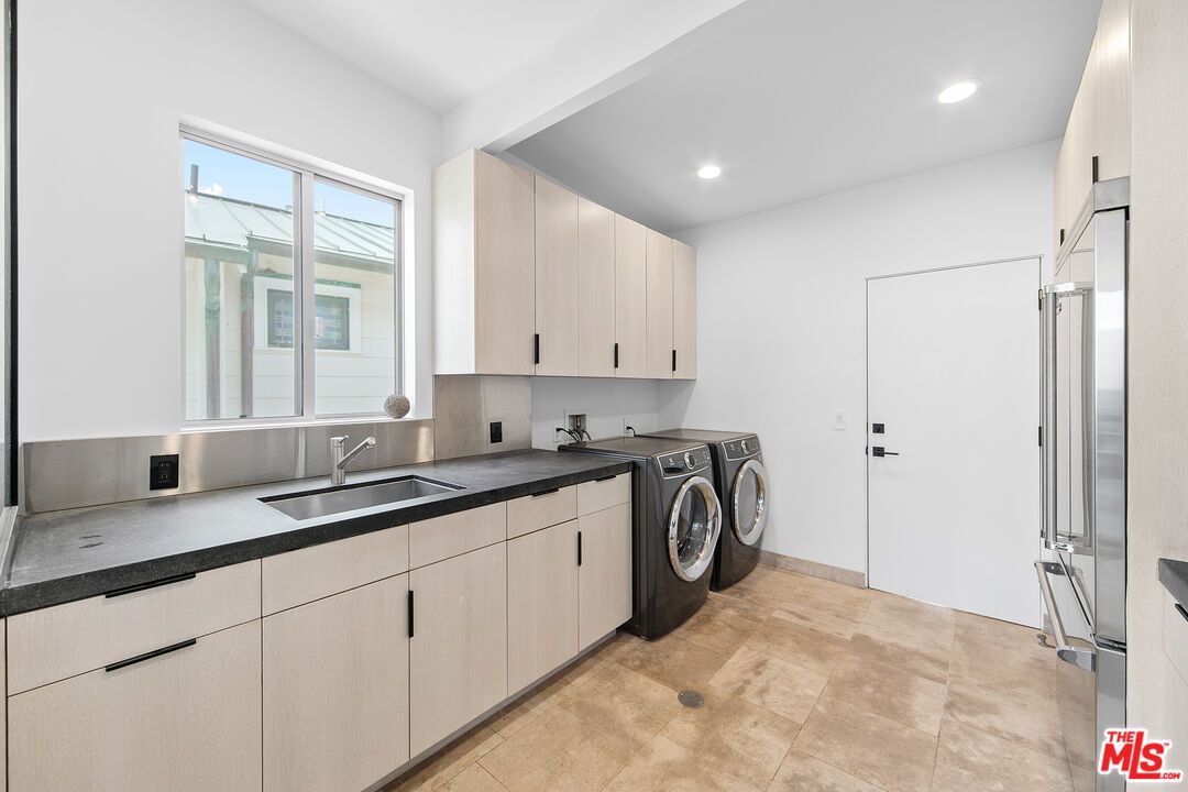 Interior, Recessed Lighting, Washer