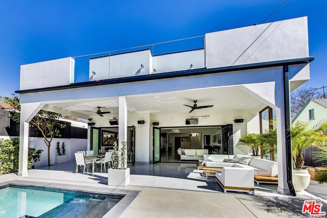 Exterior, Pool