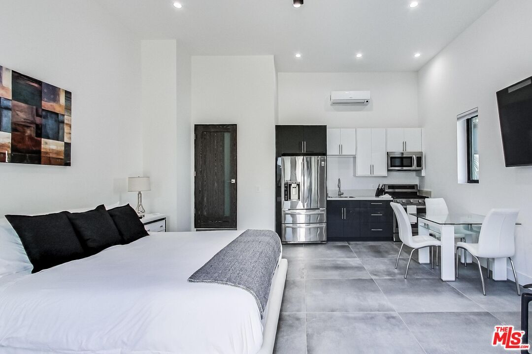 Bedroom, Dining room, Interior, Kitchen, Recessed Lighting, Stainless Steel Appliances