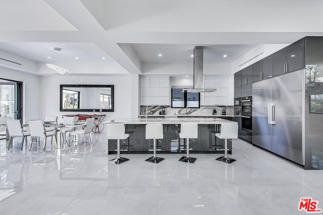 Dining room, Interior, Kitchen, Pendant Lights, Recessed Lighting, Stainless Steel Appliances