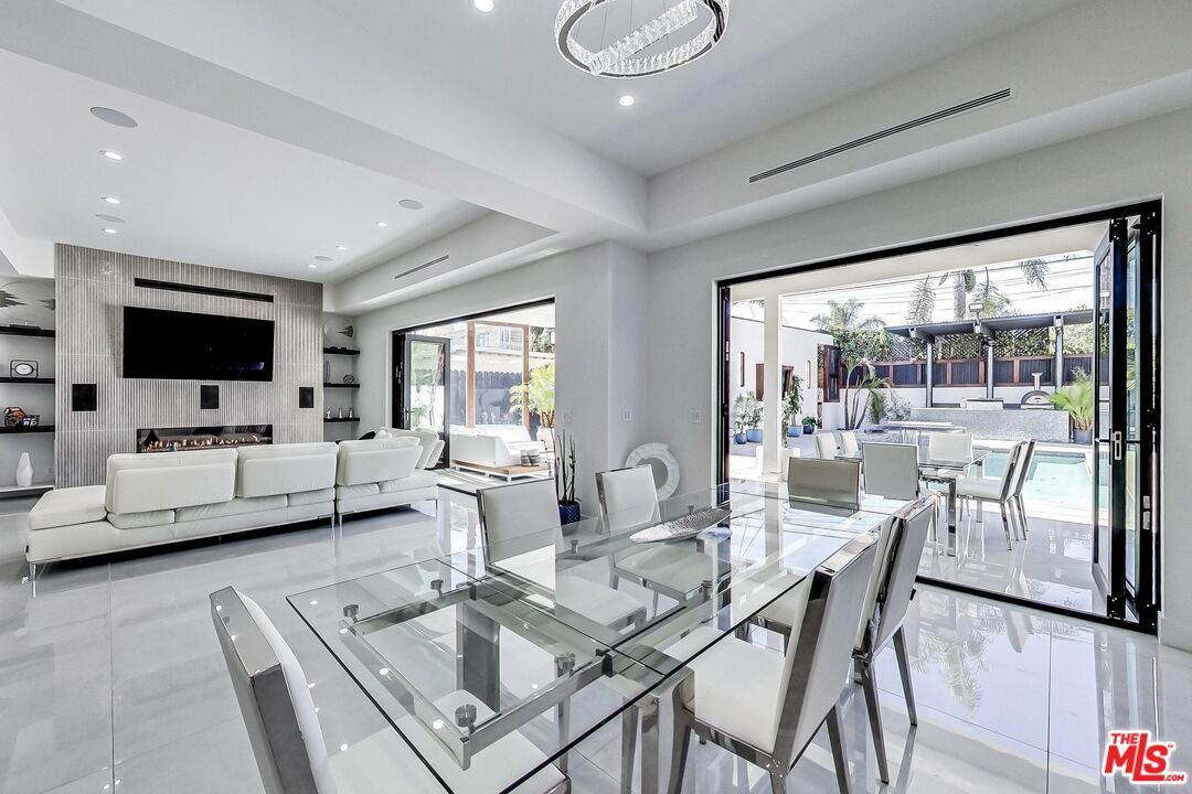 Dining room, Fireplace, Interior, Living room, Recessed Lighting