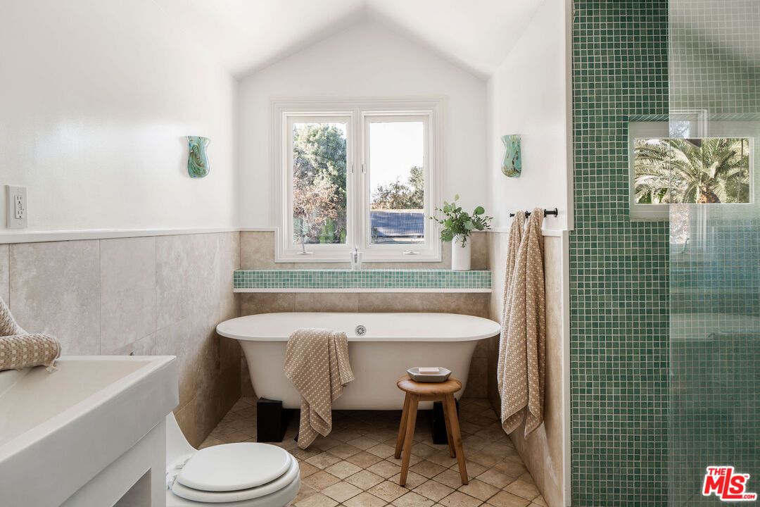 Bathroom, Free Standing Baths, Interior