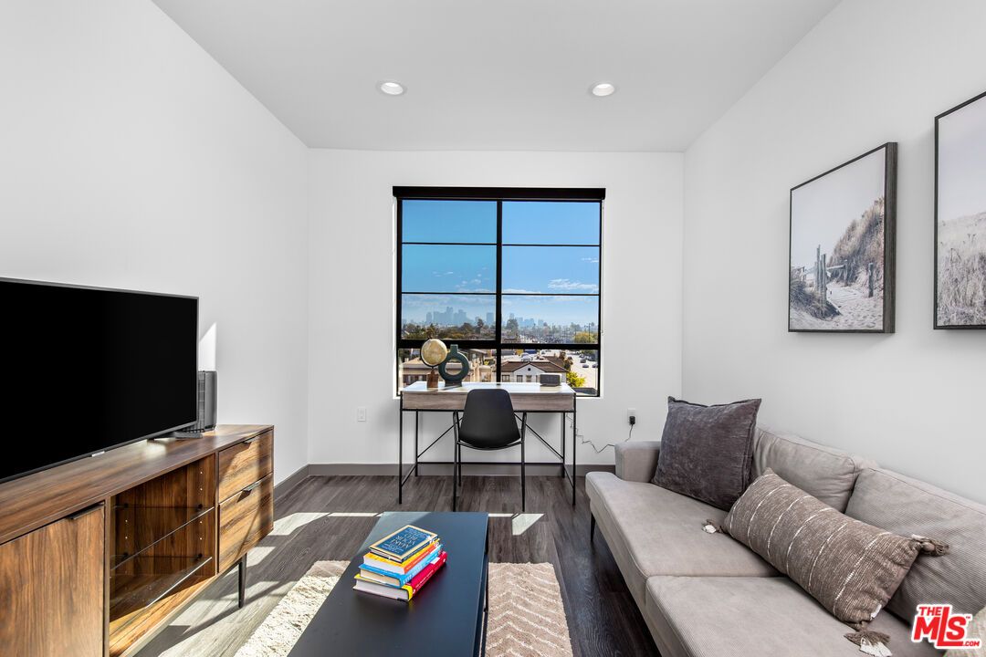 Home Office, Interior, Recessed Lighting, Water, Wood Texture Flooring