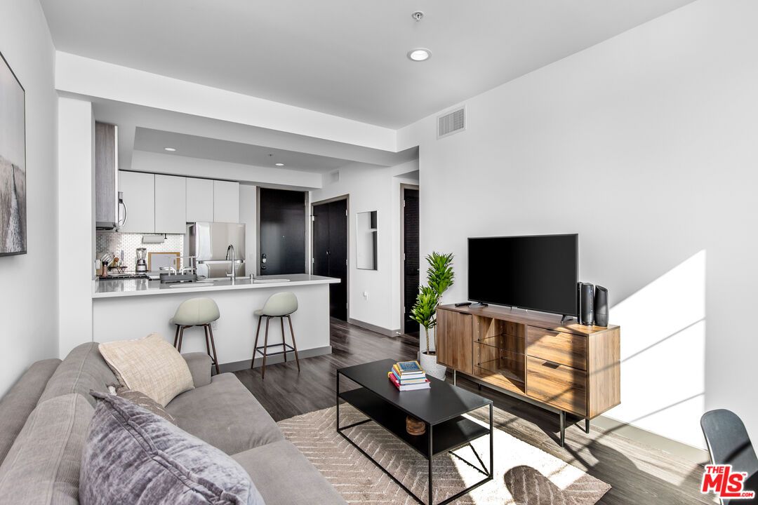 Interior, Kitchen, Living room, Recessed Lighting, Wood Texture Flooring