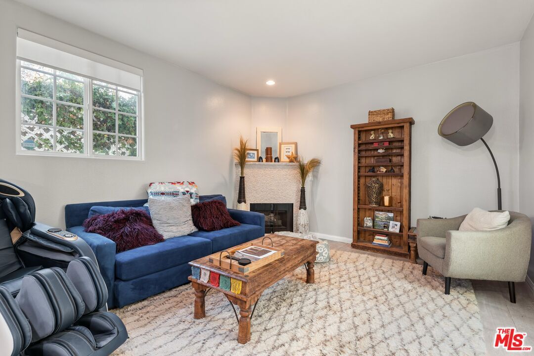Fireplace, Interior, Living room, Recessed Lighting