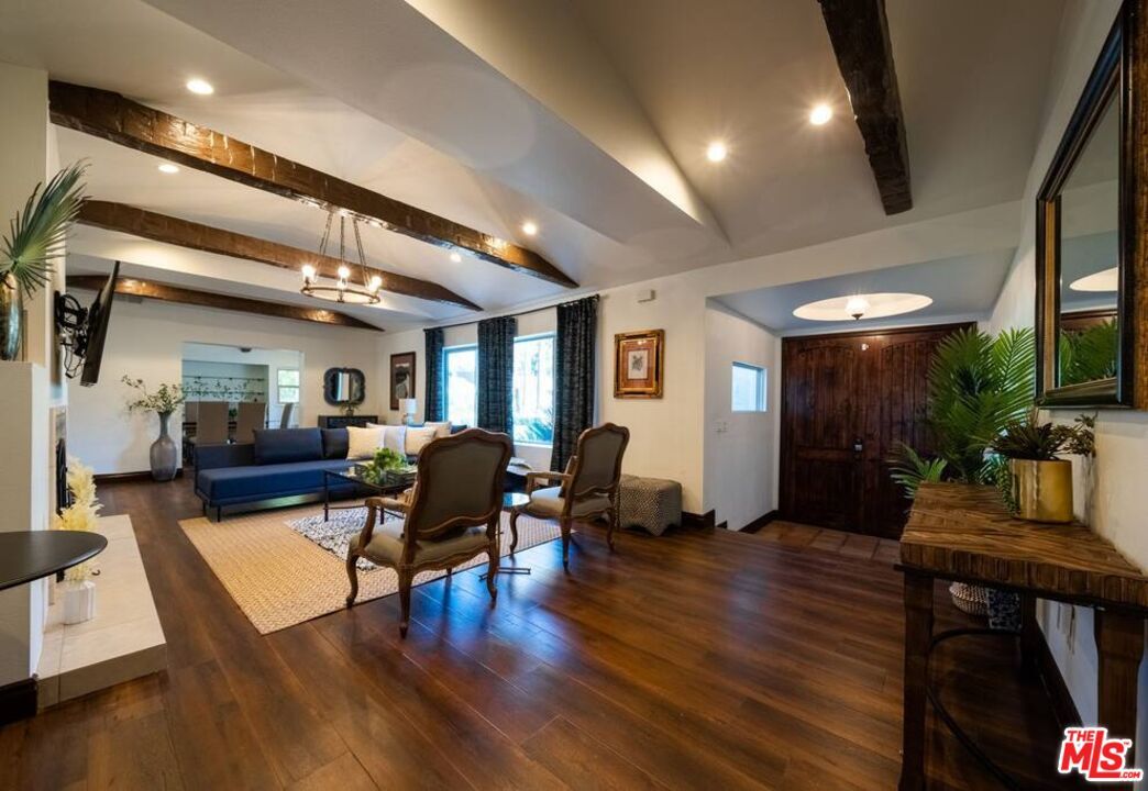 Interior, Living room, Pendant Lights, Recessed Lighting, Wooden Beams, Wood Texture Flooring