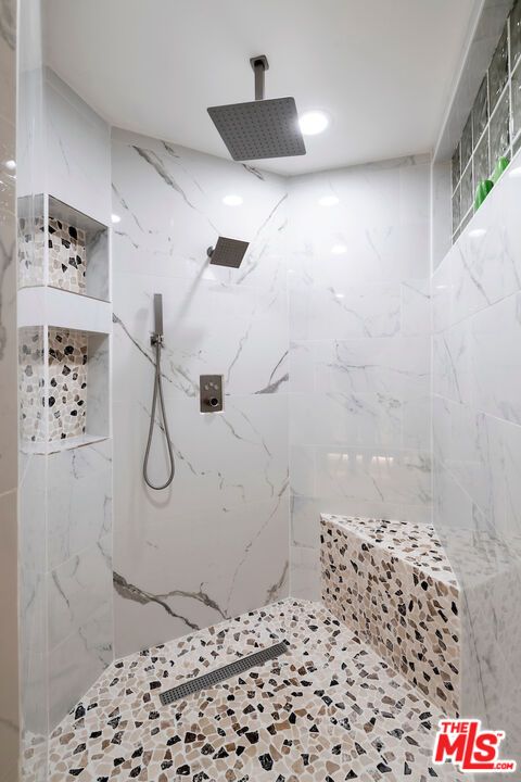 Bathroom, Interior, Marble Walls, Recessed Lighting