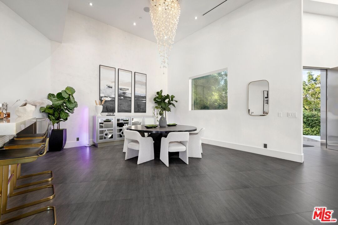 Chandelier, Dining room, Interior, Recessed Lighting