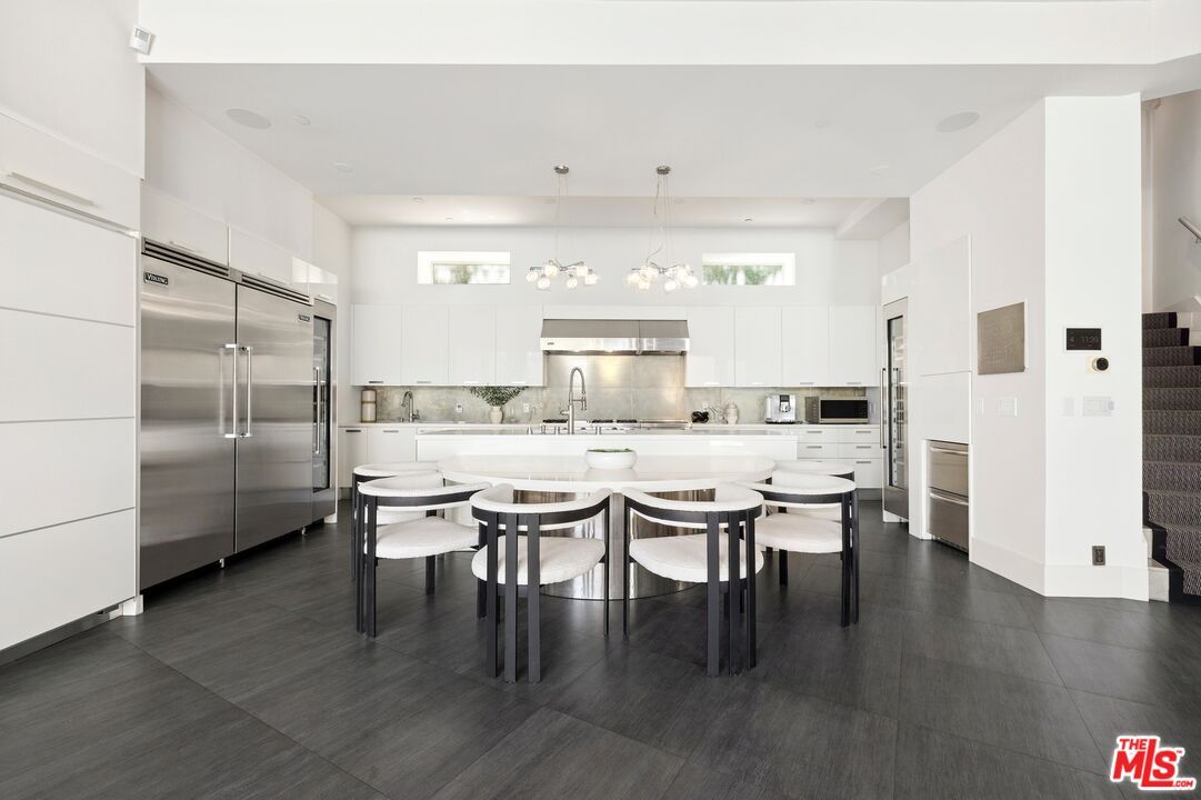 Dining room, Interior, Kitchen, Pendant Lights, Stainless Steel Appliances