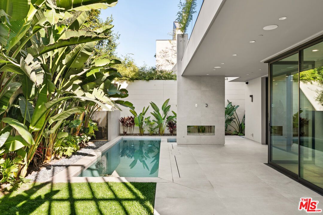 Exterior, Fireplace, Pool