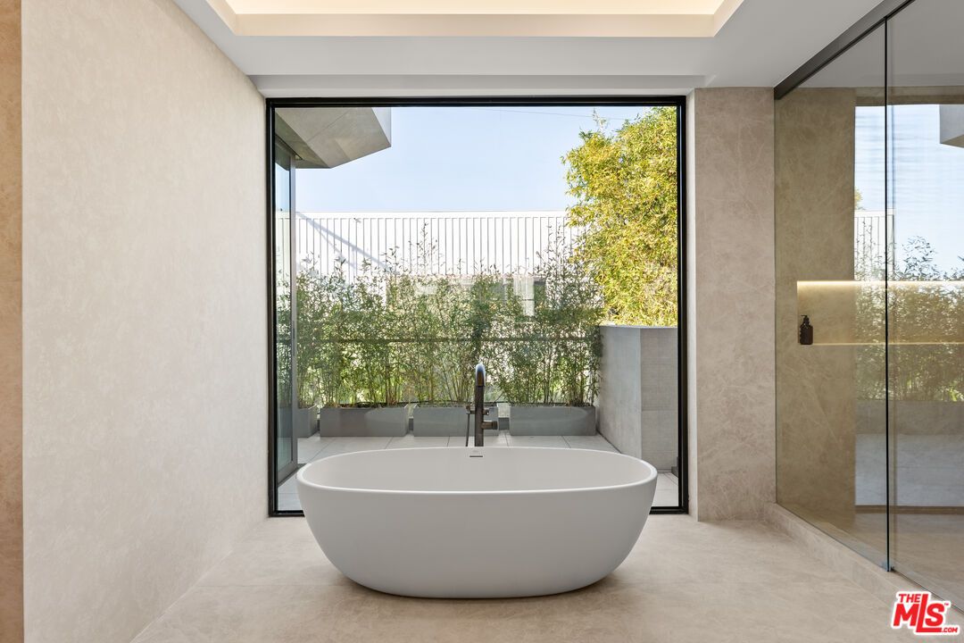 Bathroom, Free Standing Baths, Glass Shower, Interior