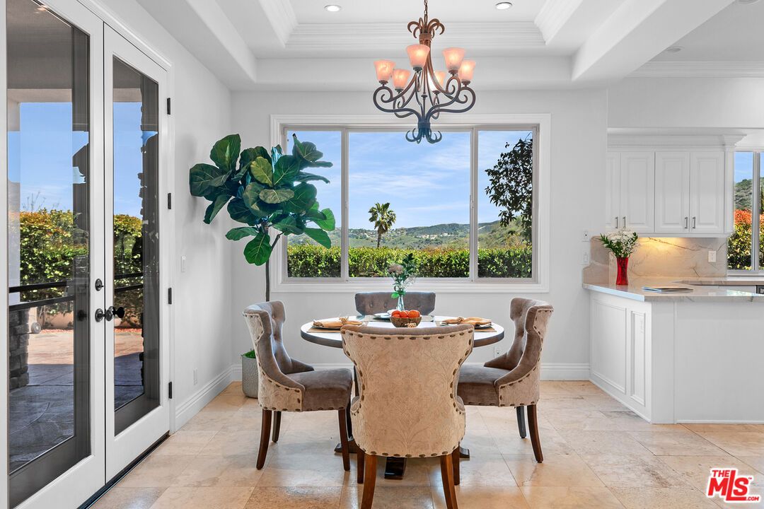 Chandelier, Dining room, Interior, Recessed Lighting