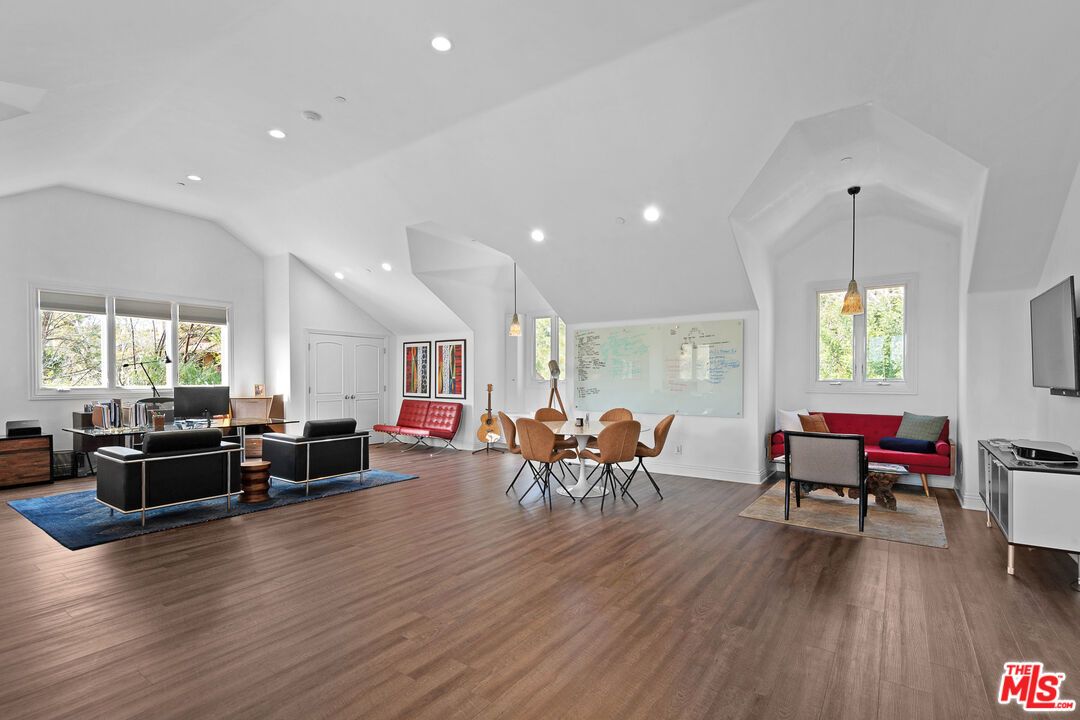 Dining room, Interior, Living room, Pendant Lights, Recessed Lighting, Wood Texture Flooring