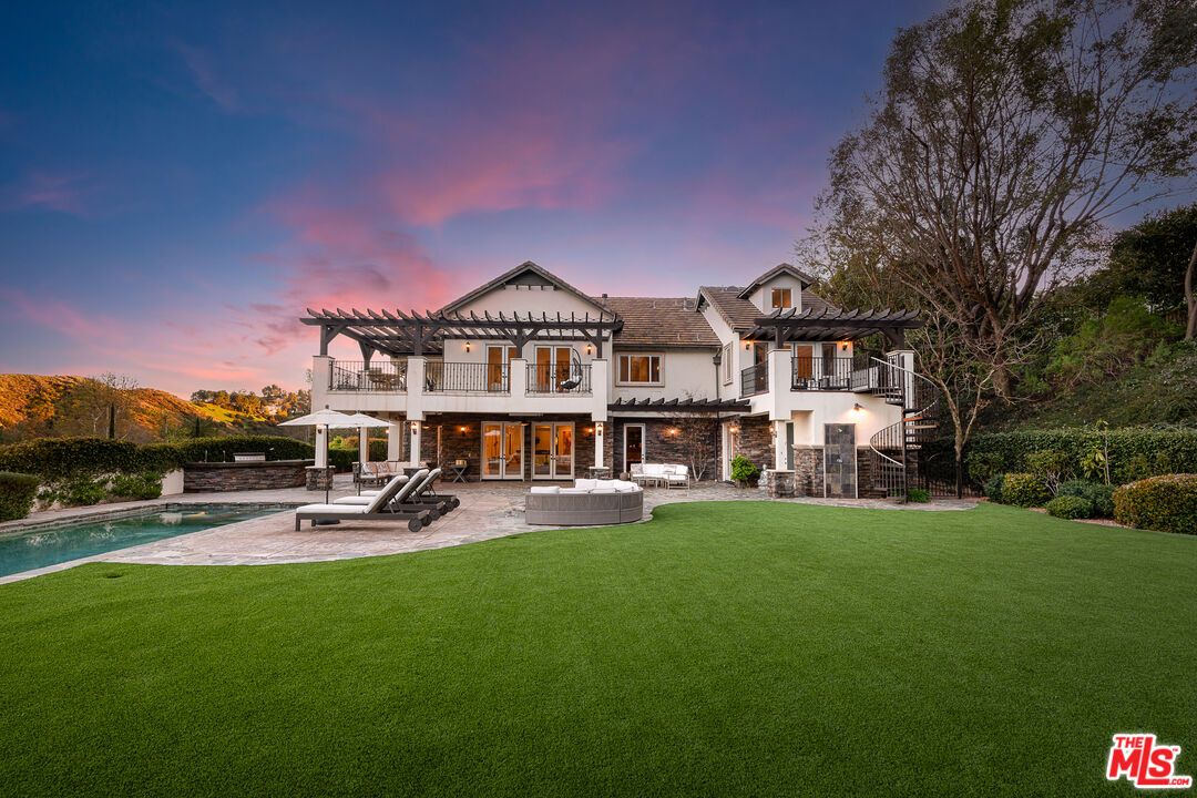 Backyard, Exterior, Pool