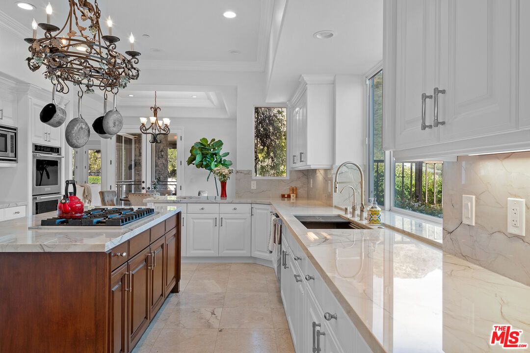 Chandelier, Interior, Kitchen, Recessed Lighting, Stainless Steel Appliances