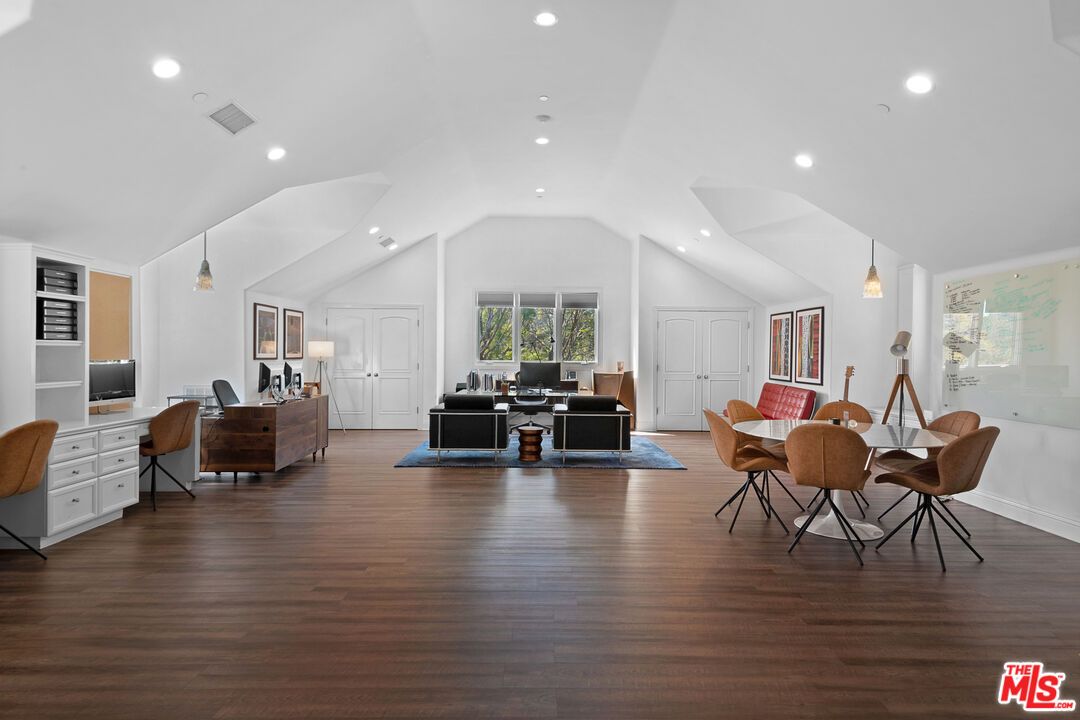 Dining room, Interior, Living room, Pendant Lights, Recessed Lighting, Wood Texture Flooring