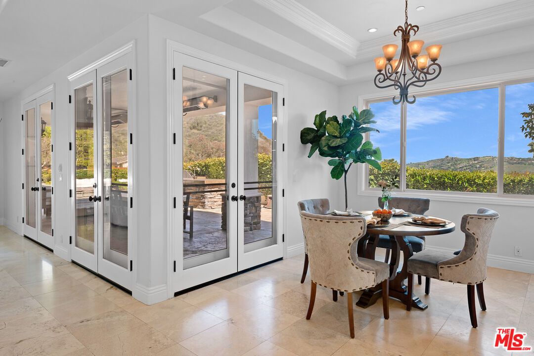 Chandelier, Dining room, Interior, Recessed Lighting