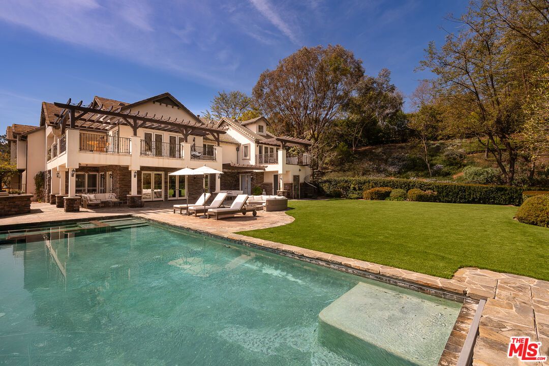 Backyard, Exterior, Pool