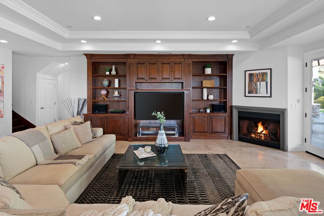 Fireplace, Interior, Living room, Recessed Lighting