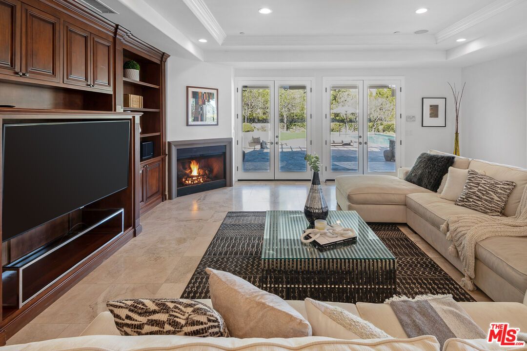 Fireplace, Interior, Living room, Recessed Lighting