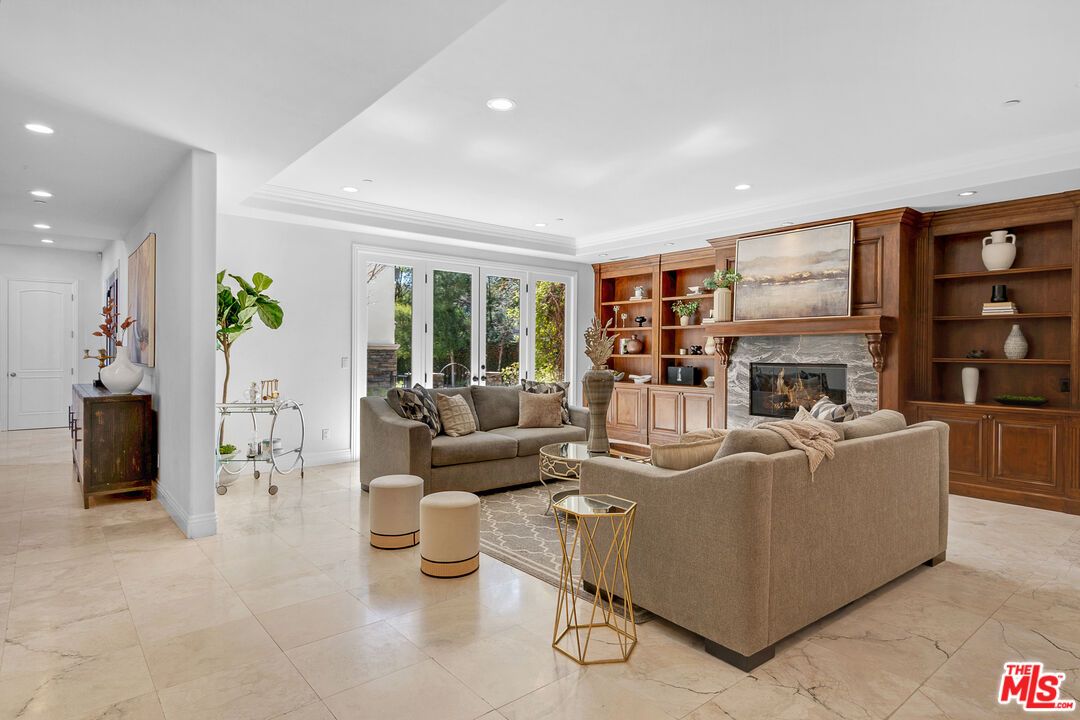 Fireplace, Interior, Living room, Recessed Lighting