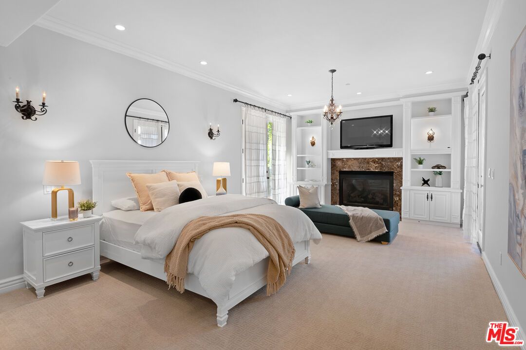 Bedroom, Fireplace, Interior, Pendant Lights, Recessed Lighting