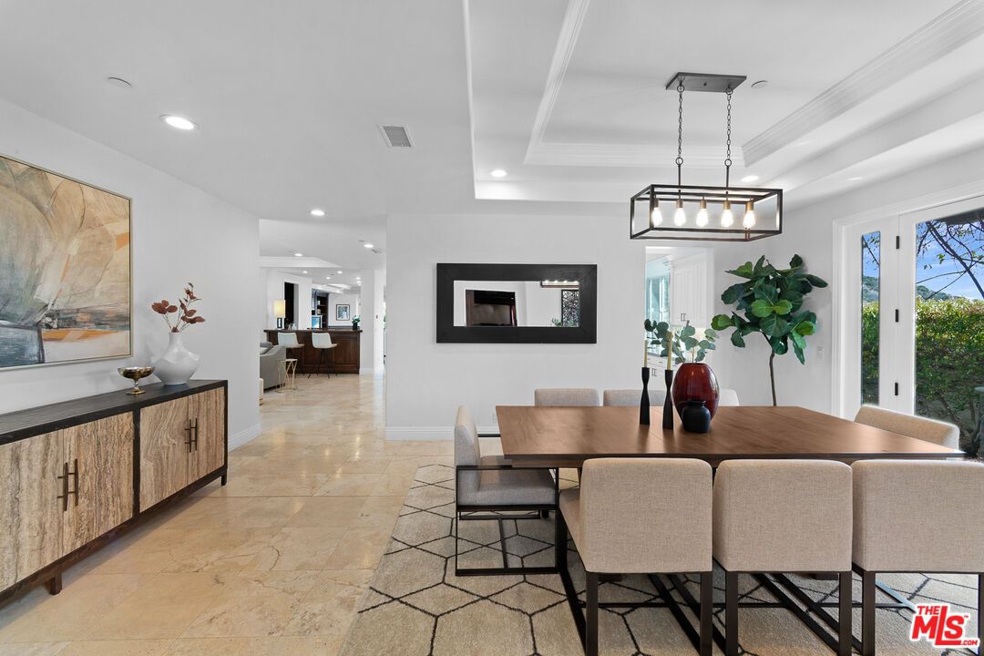 Dining room, Interior, Pendant Lights, Recessed Lighting
