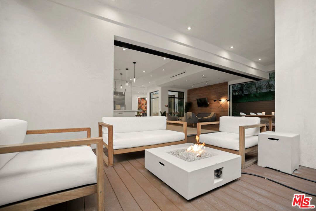 Dining room, Interior, Living room, Pendant Lights, Recessed Lighting, Wood Texture Flooring