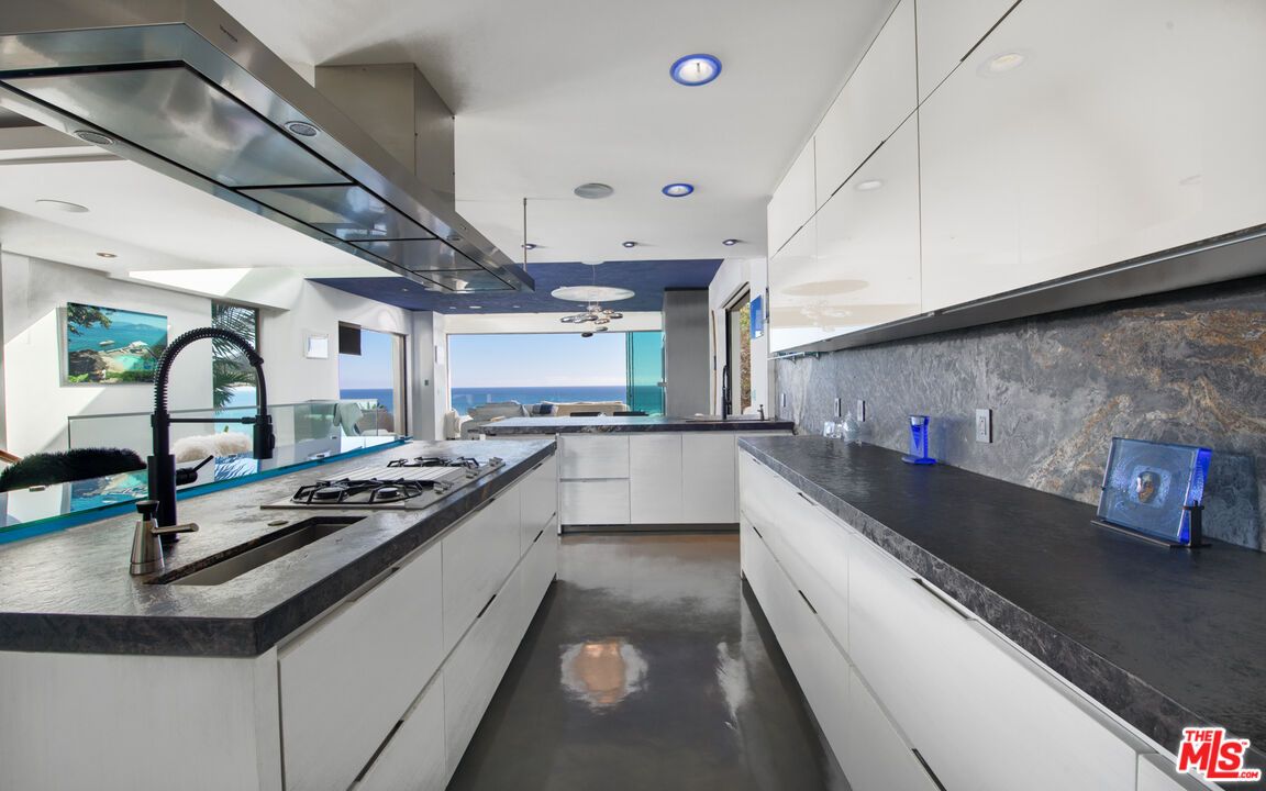 Interior, Kitchen, Recessed Lighting, Water