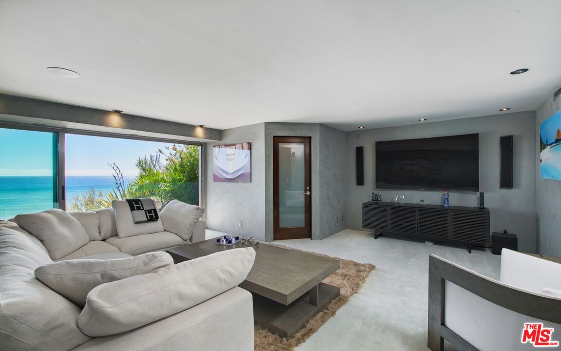 Interior, Living room, Recessed Lighting, Water
