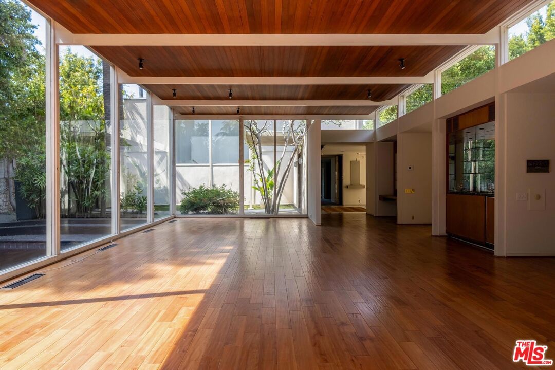 Empty room, Interior, Sun Room, Wooden Ceilings, Wood Texture Flooring