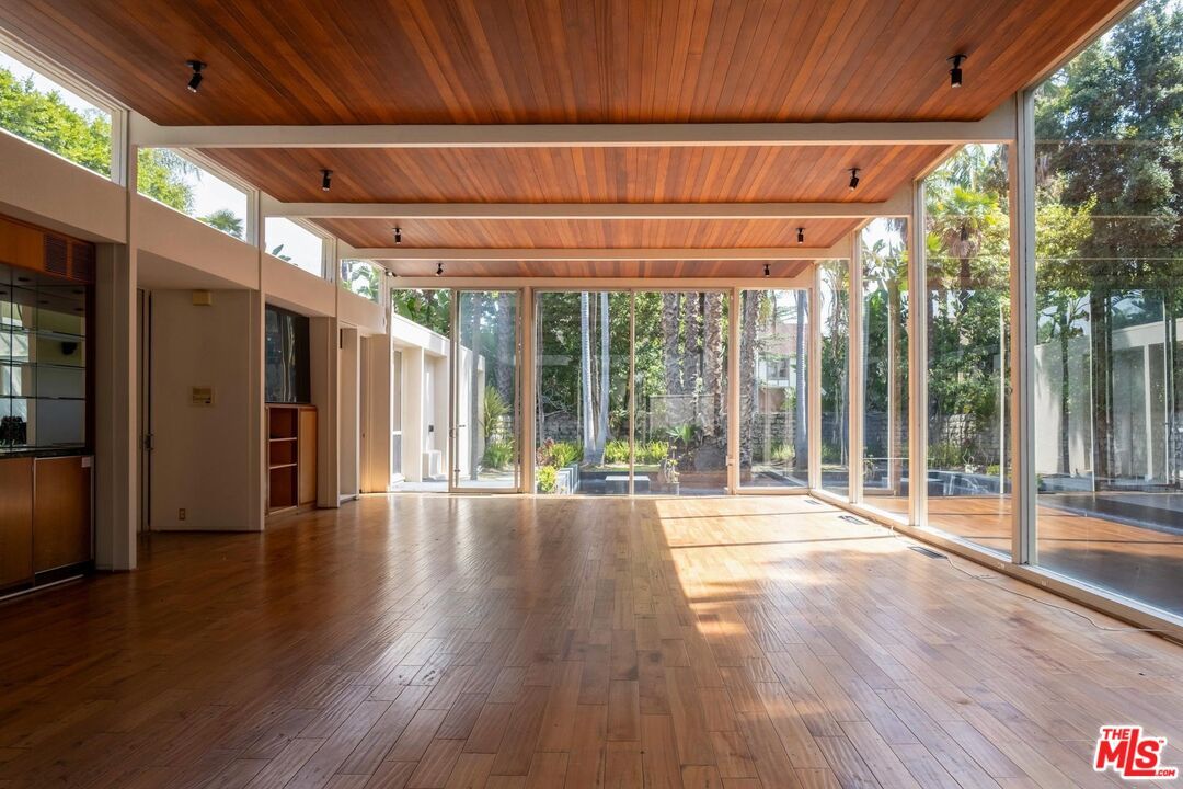 Empty room, Interior, Sun Room, Wooden Ceilings, Wood Texture Flooring