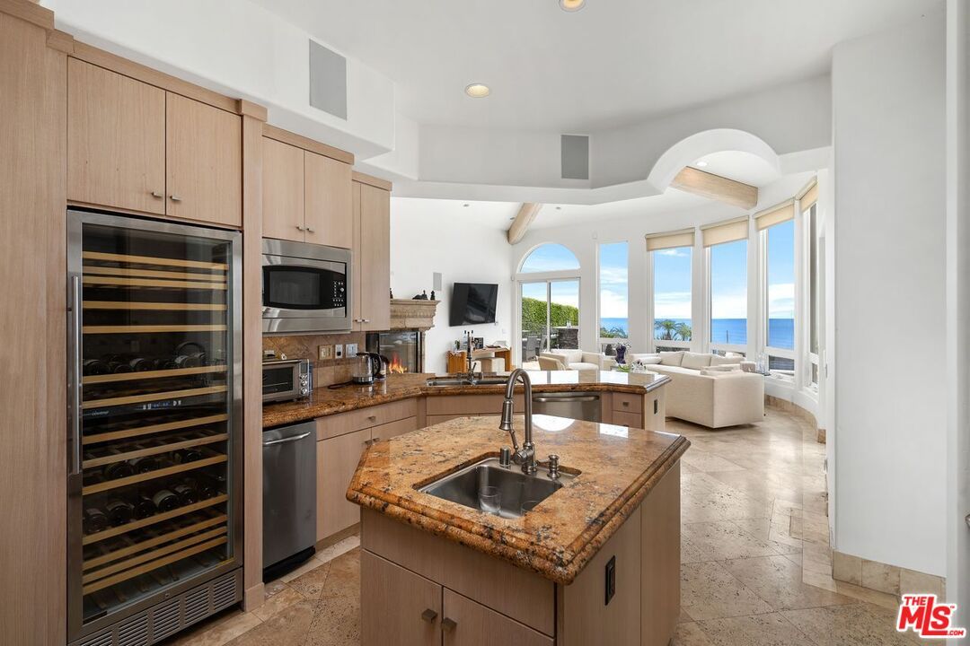 Interior, Kitchen, Living room, Recessed Lighting, Stainless Steel Appliances, Water