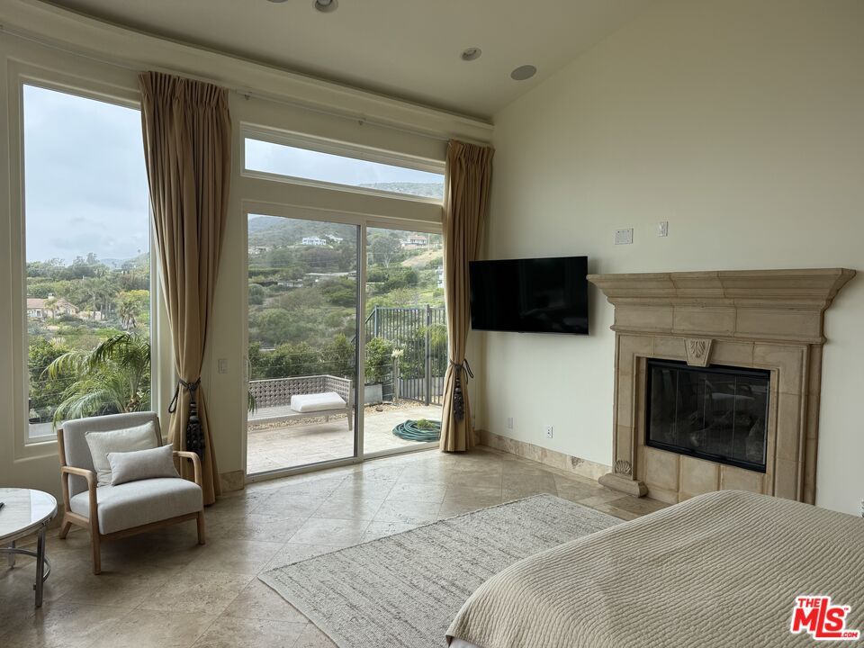Bedroom, Fireplace, Interior, Recessed Lighting