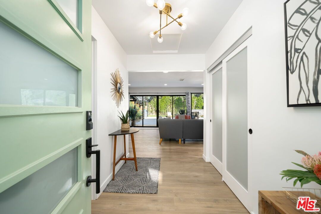 Interior, Pendant Lights, Recessed Lighting, Wood Texture Flooring