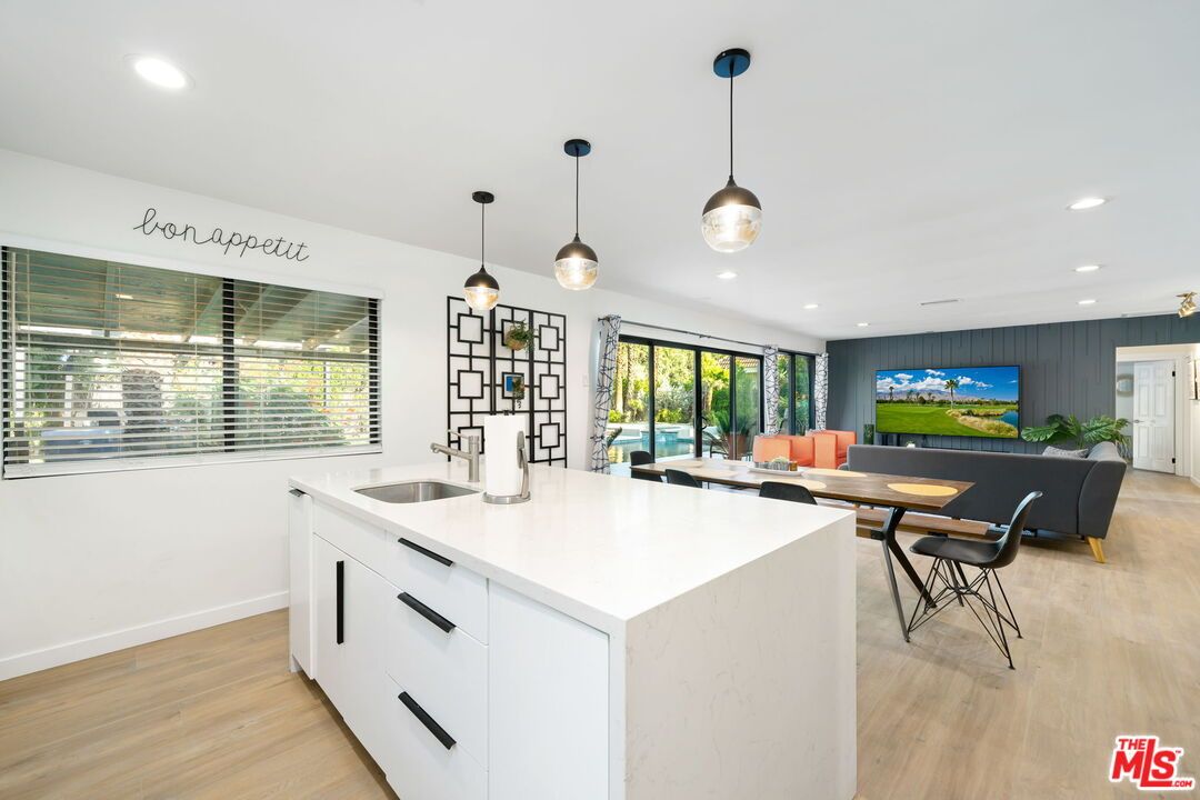 Dining room, Interior, Kitchen, Pendant Lights, Recessed Lighting, Wood Texture Flooring