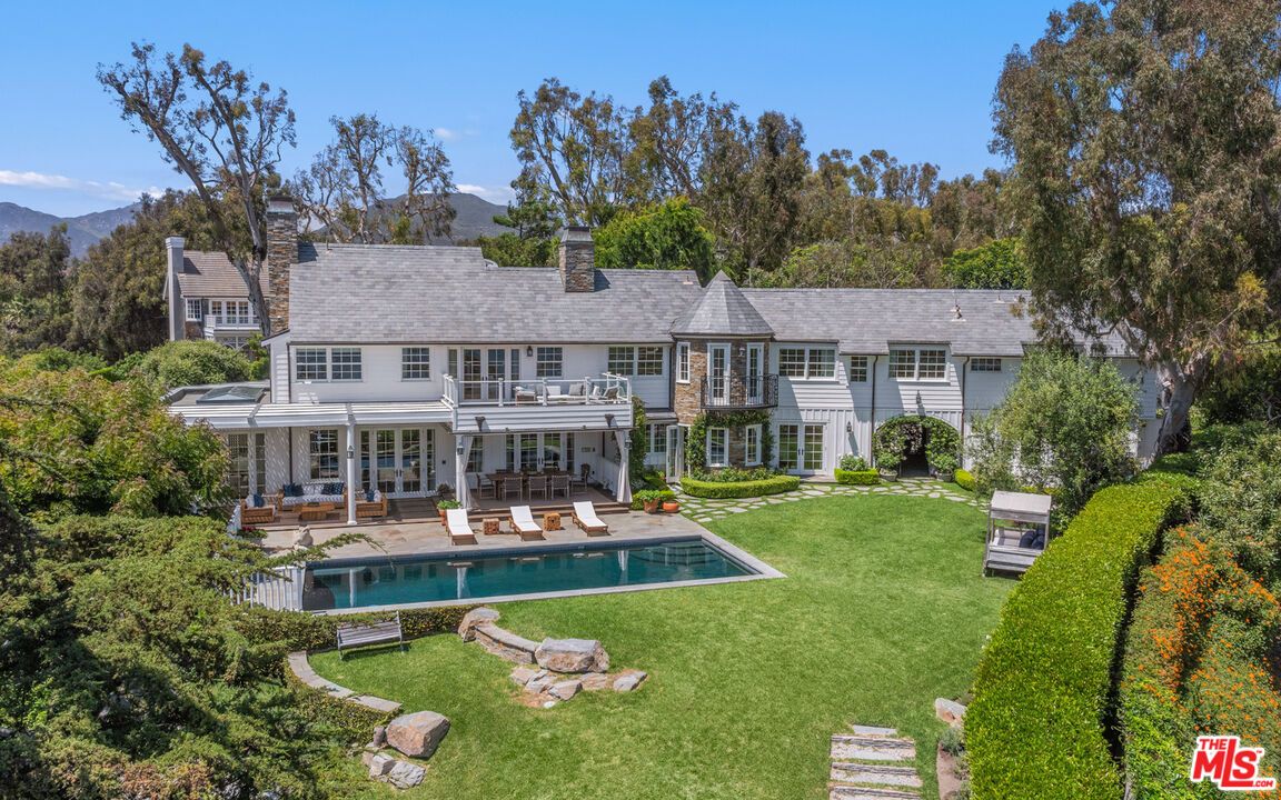 Backyard, Exterior, Pool