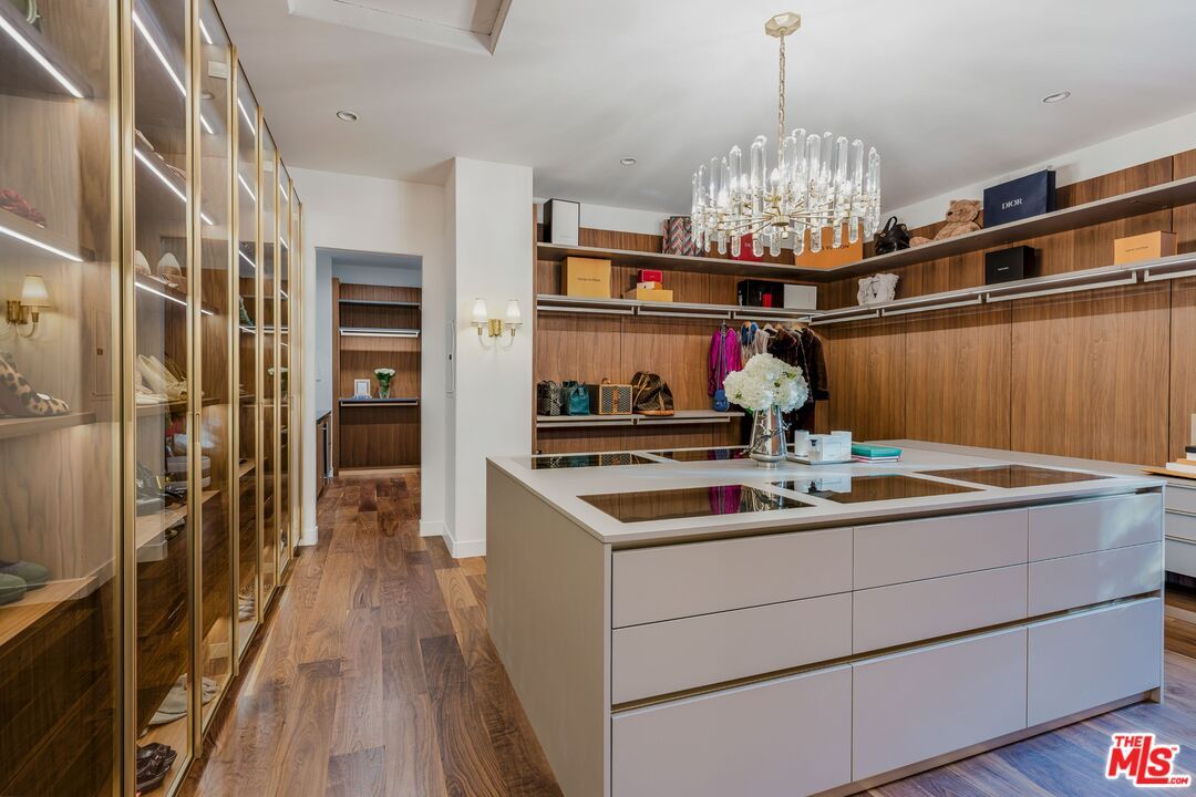 Chandelier, Interior, Recessed Lighting, Wood Texture Flooring