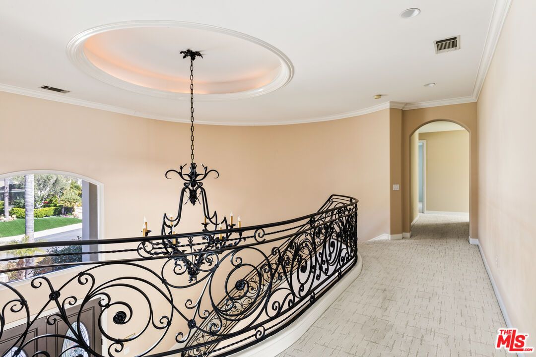 Chandelier, Interior, Recessed Lighting