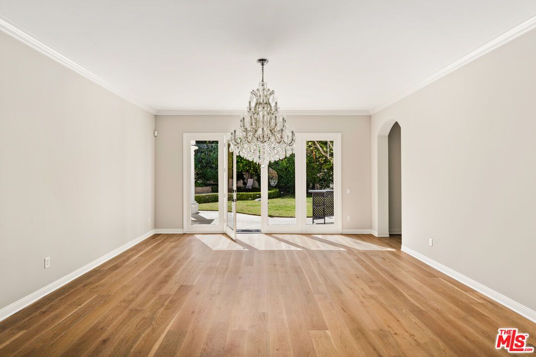 Chandelier, Empty room, Interior, Wood Texture Flooring