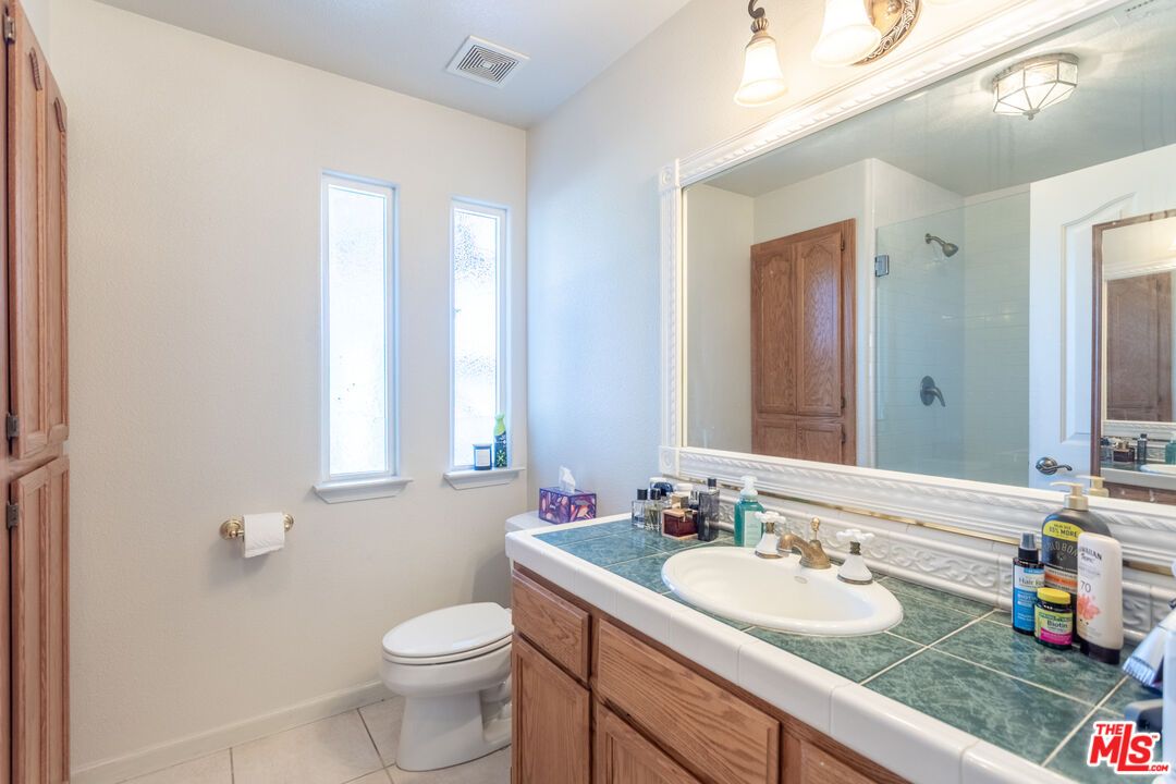 Bathroom, Interior, Tile Countertops
