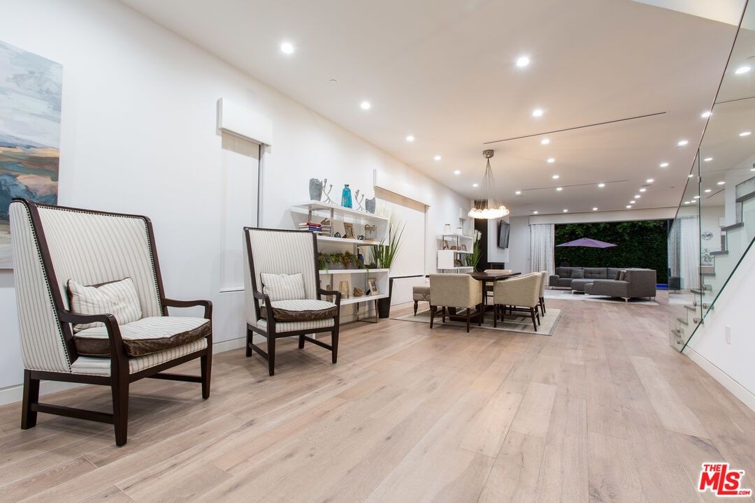 Dining room, Interior, Living room, Pendant Lights, Recessed Lighting, Wood Texture Flooring