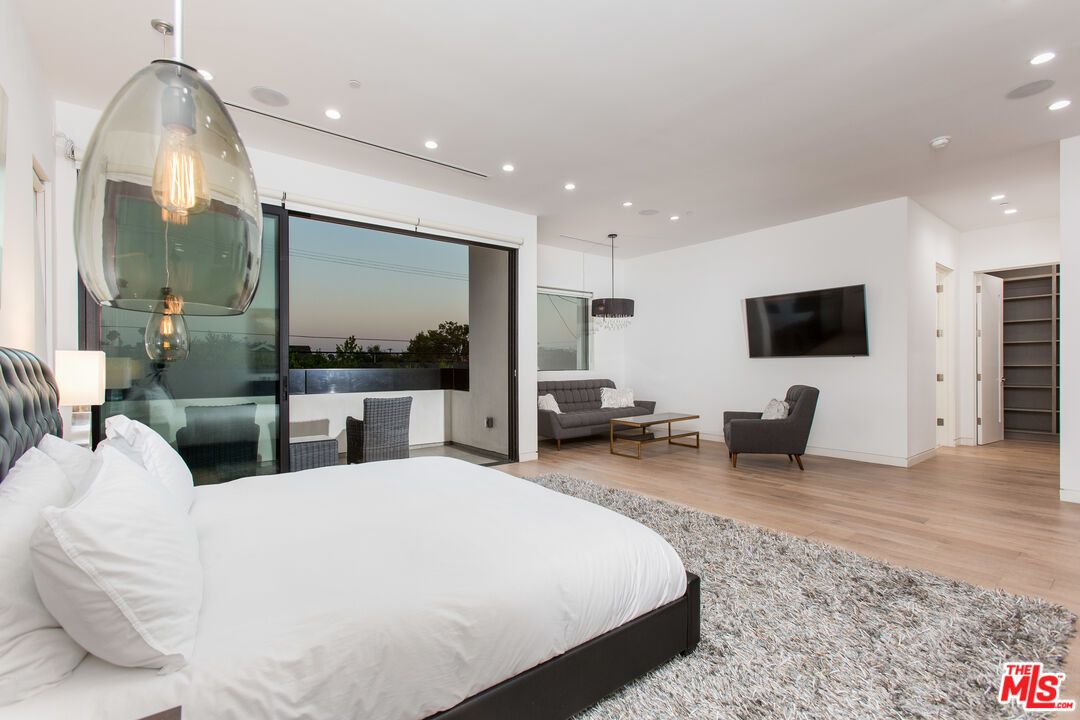 Bedroom, Interior, Pendant Lights, Recessed Lighting, Wood Texture Flooring