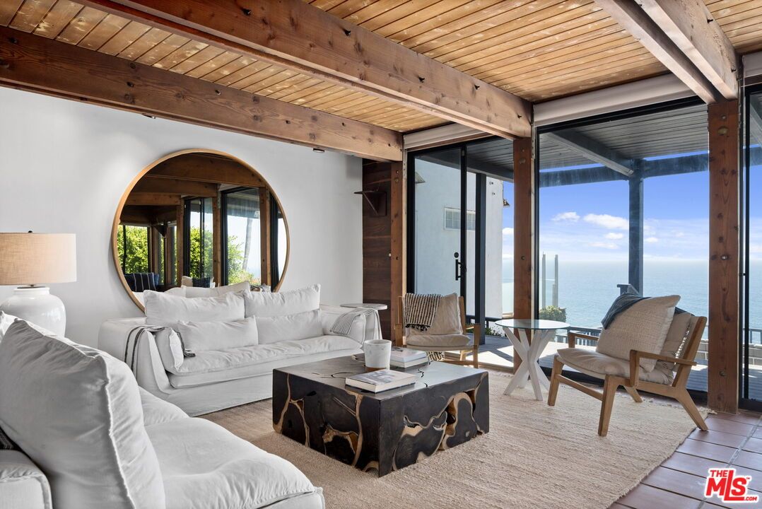 Interior, Living room, Water, Wooden Beams, Wooden Ceilings