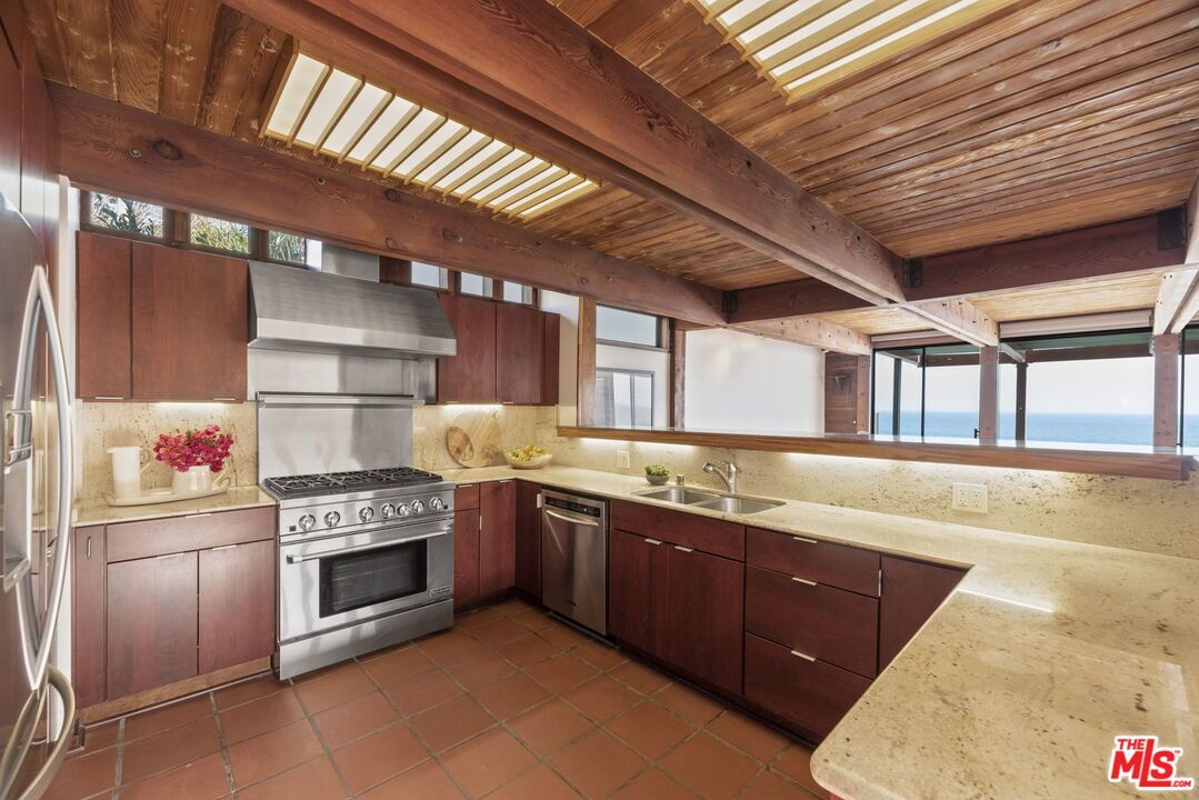 Interior, Kitchen, Stainless Steel Appliances, Wooden Beams, Wooden Ceilings