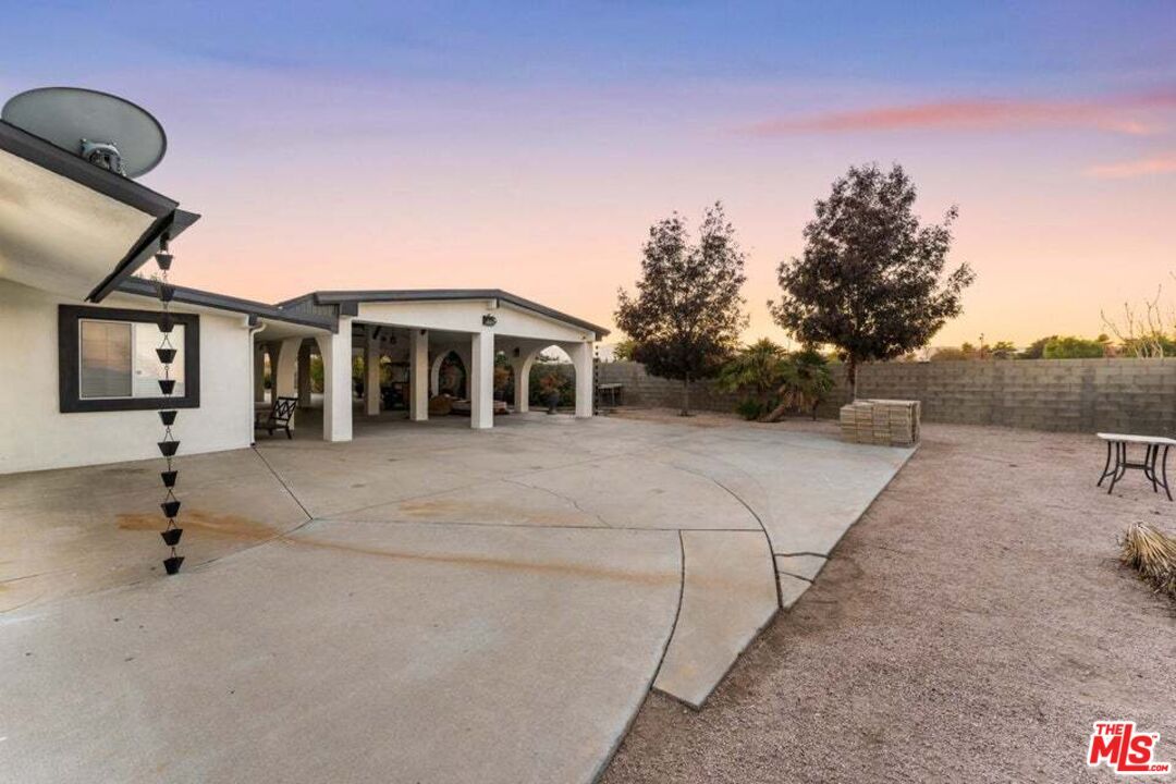 Backyard, Exterior