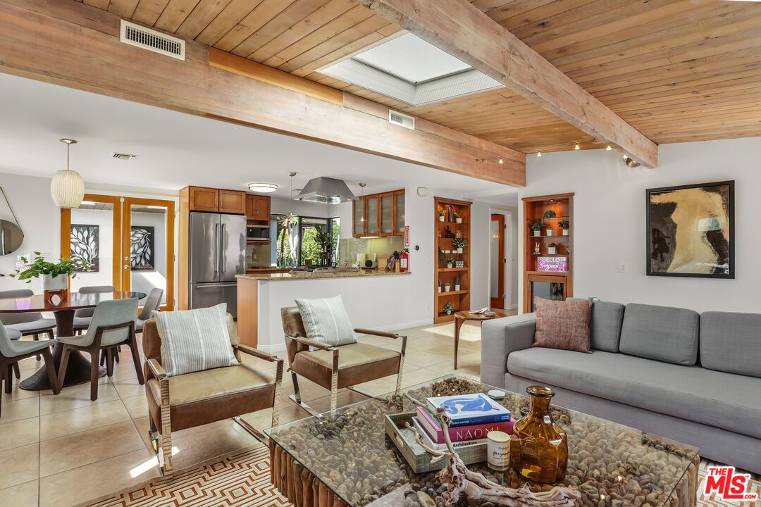 Dining room, Interior, Kitchen, Living room, Pendant Lights, Stainless Steel Appliances, Wooden Beams, Wooden Ceilings
