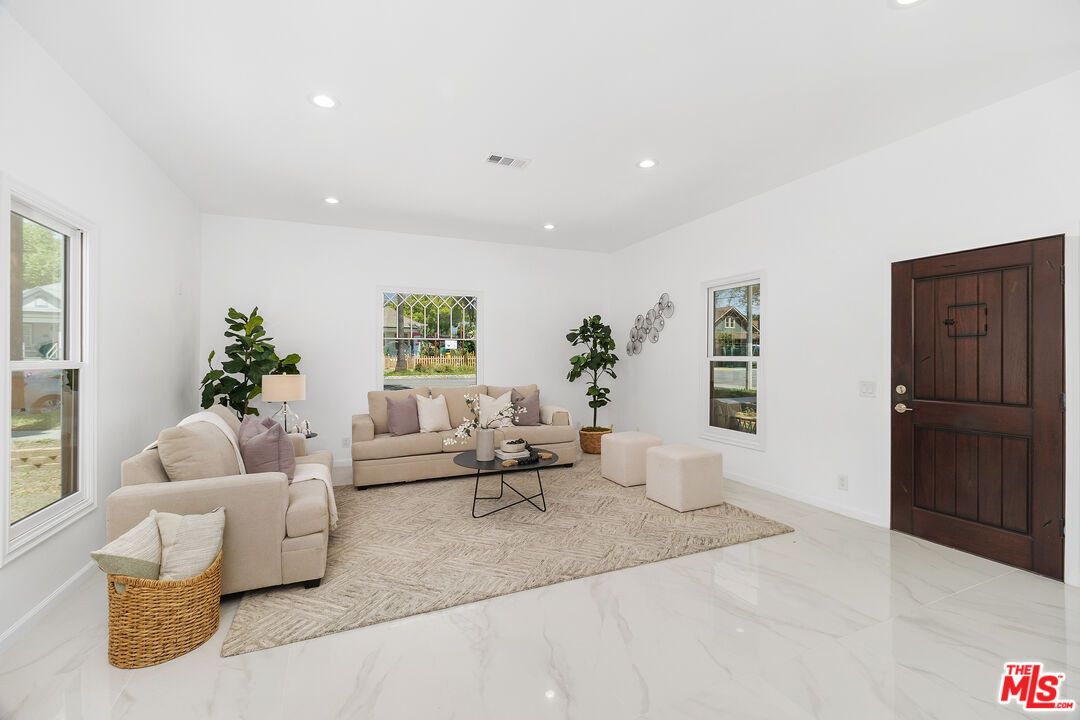 Interior, Living room, Marble, Recessed Lighting
